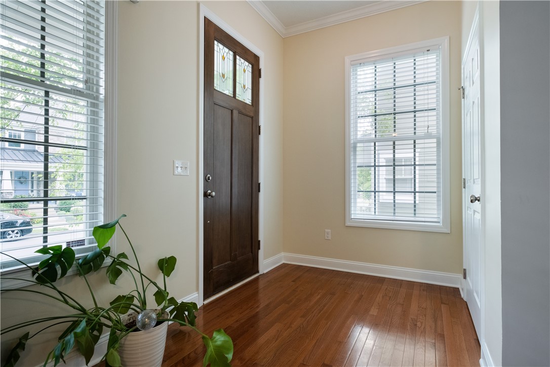 1227 Newbury Highland