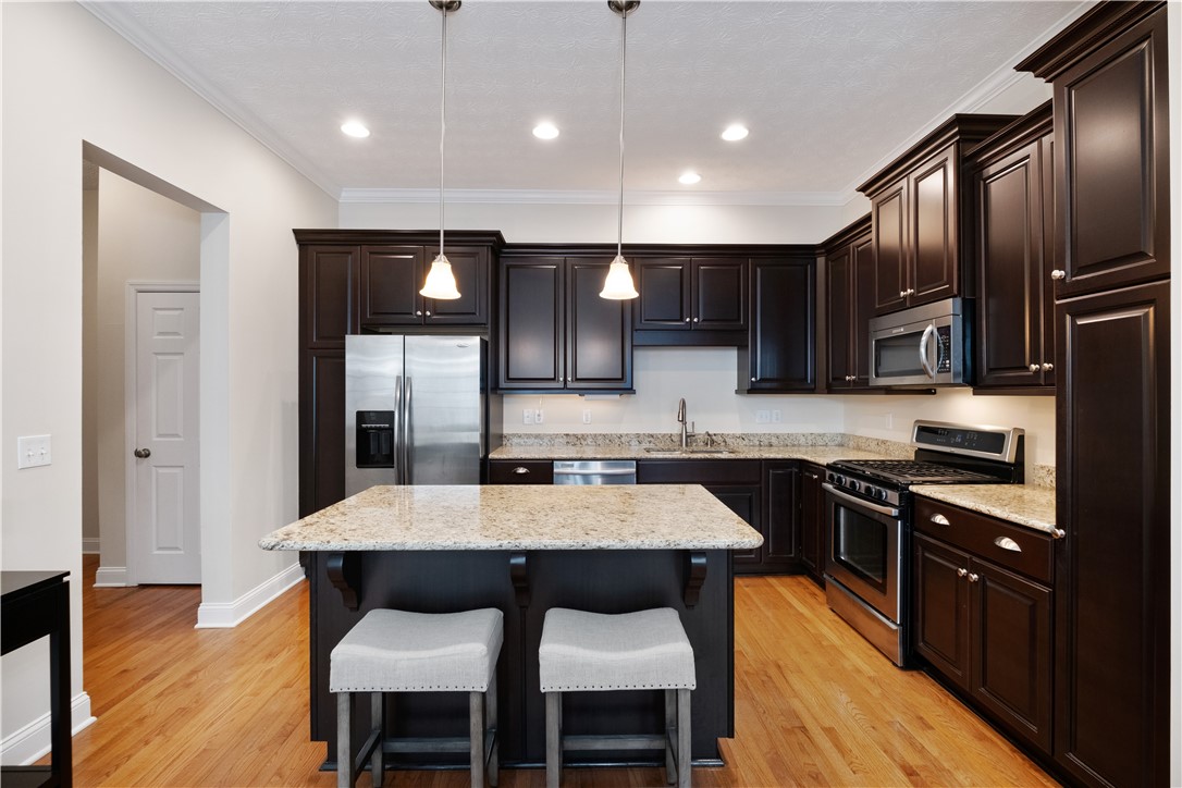 1227 Newbury Highland