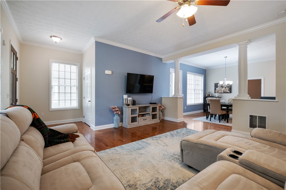 1227 Newbury Highland