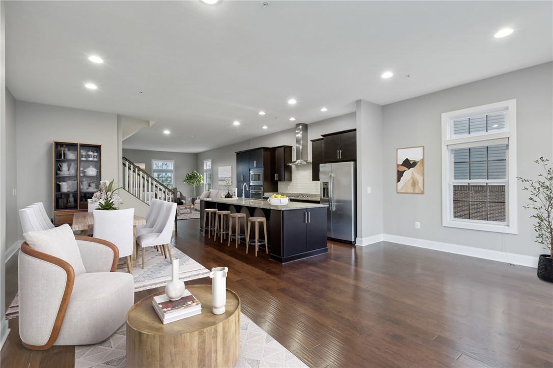 1293 Newbury Highland