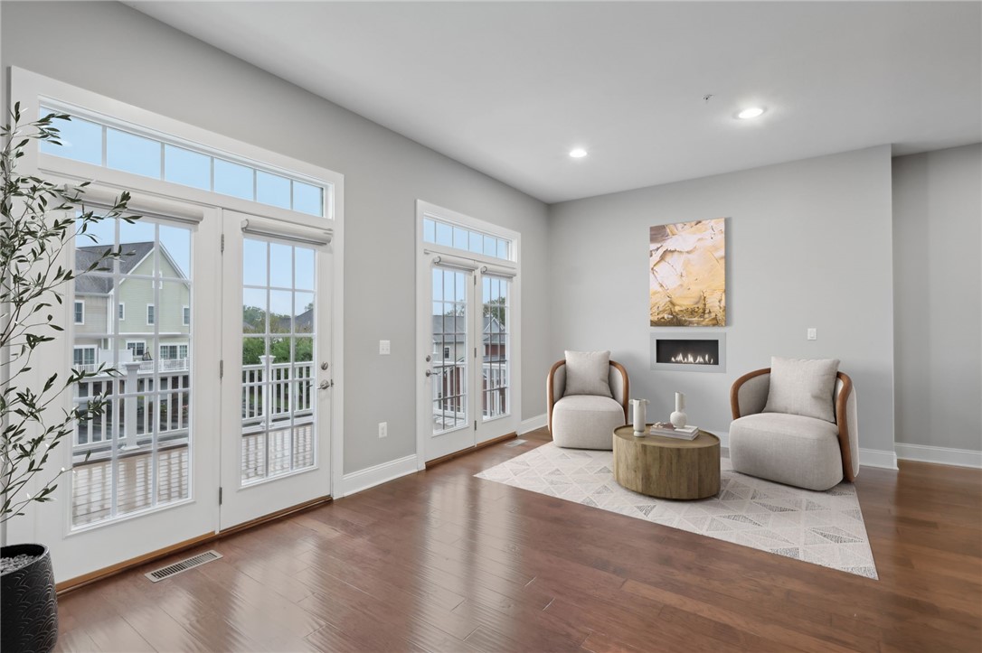 1293 Newbury Highland