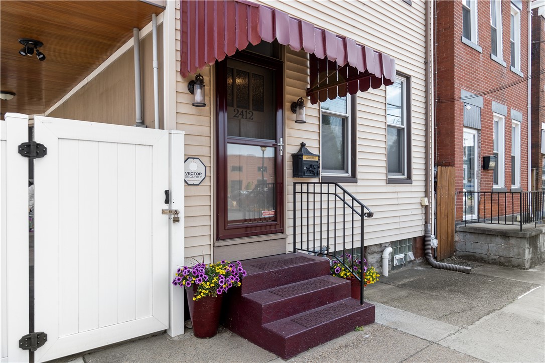 2412 Sidney St