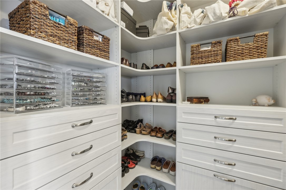 1282 Newbury Highland