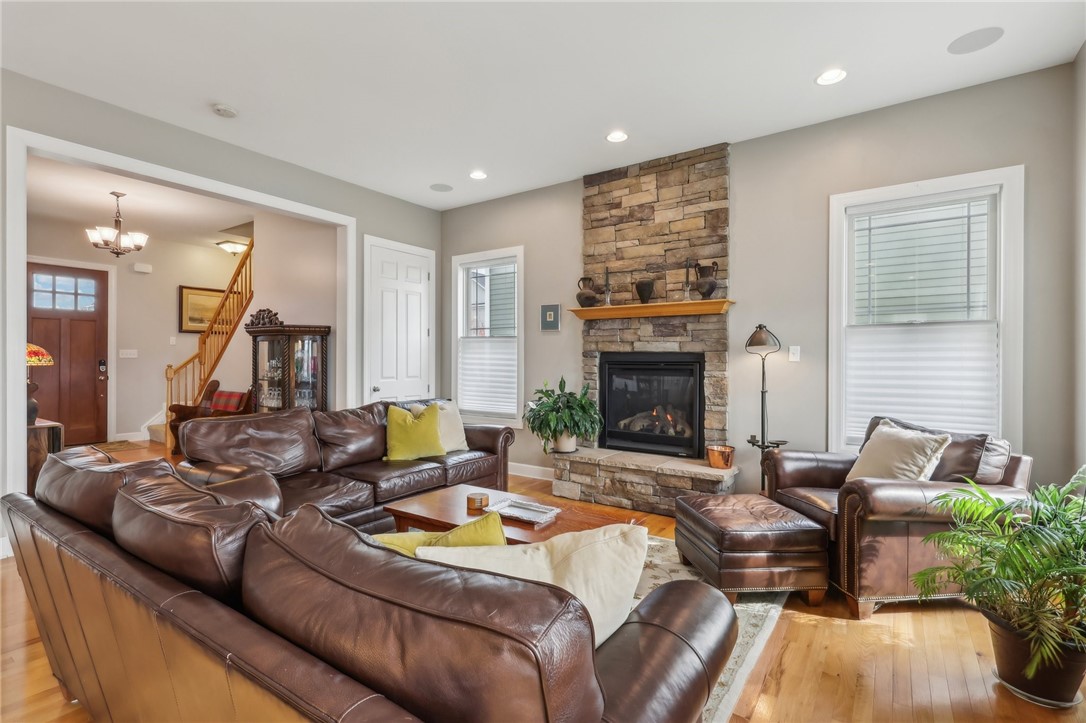 1282 Newbury Highland