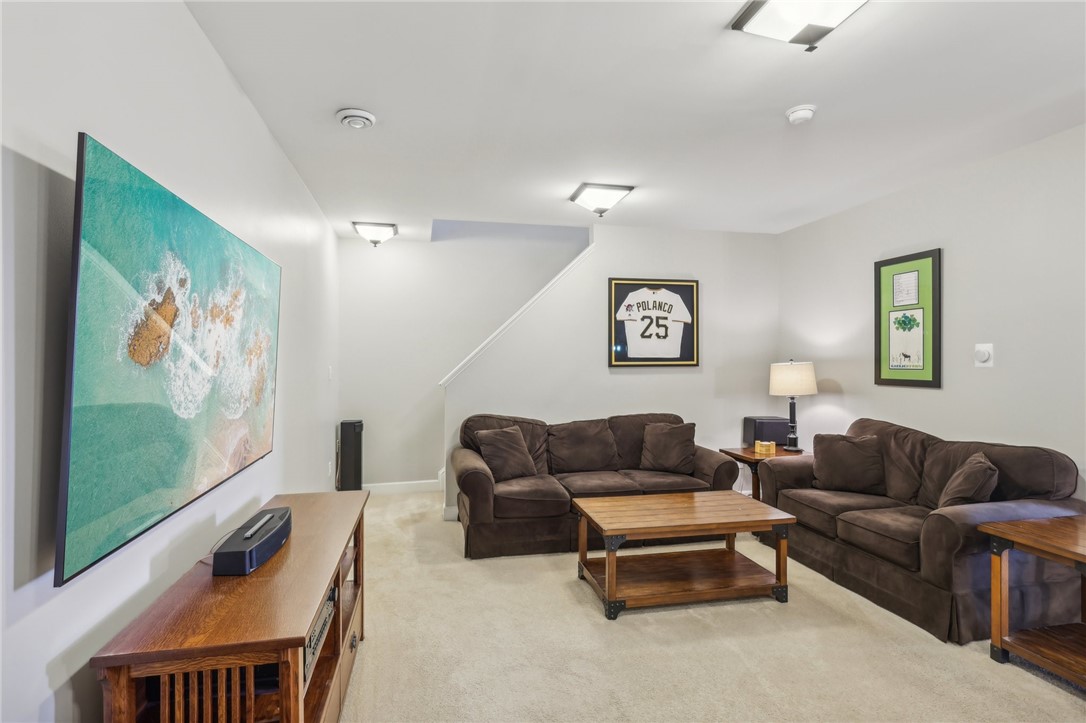 1282 Newbury Highland