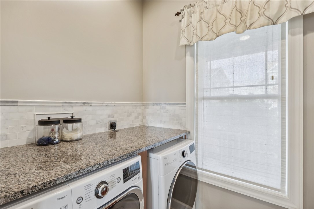 1282 Newbury Highland