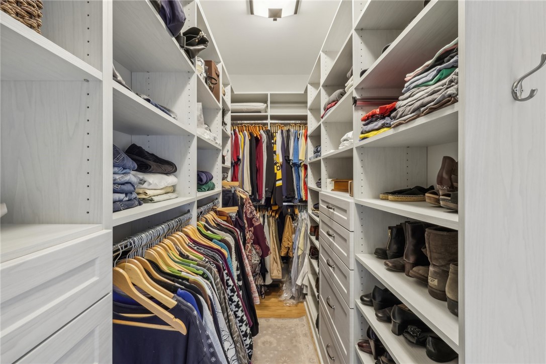 1282 Newbury Highland