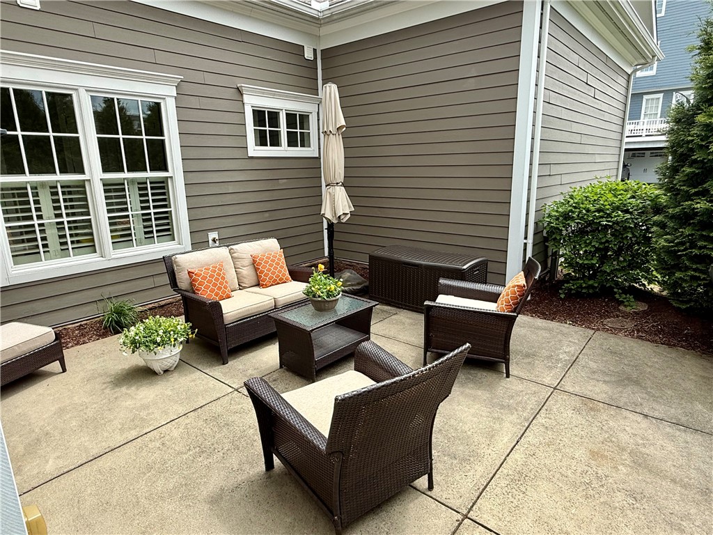 1241 Newbury Highland