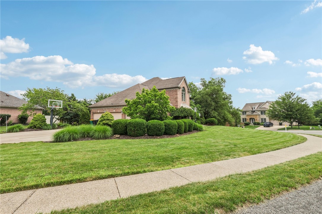 2100 Crestwood Drive