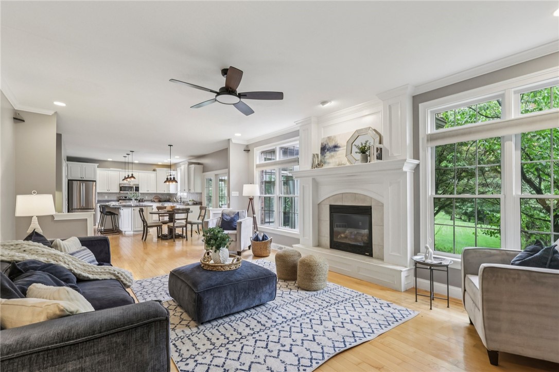 2100 Crestwood Drive