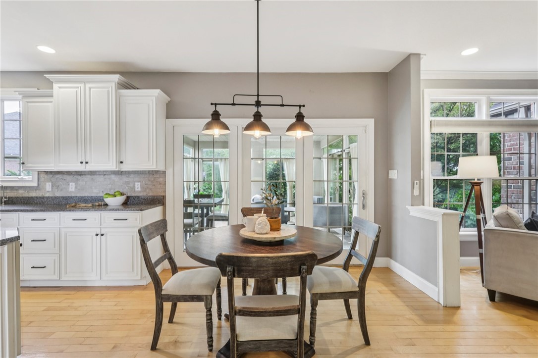 2100 Crestwood Drive