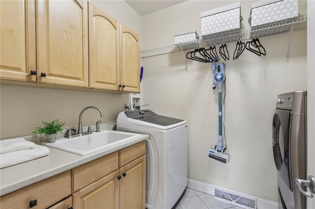 2100 Crestwood Drive