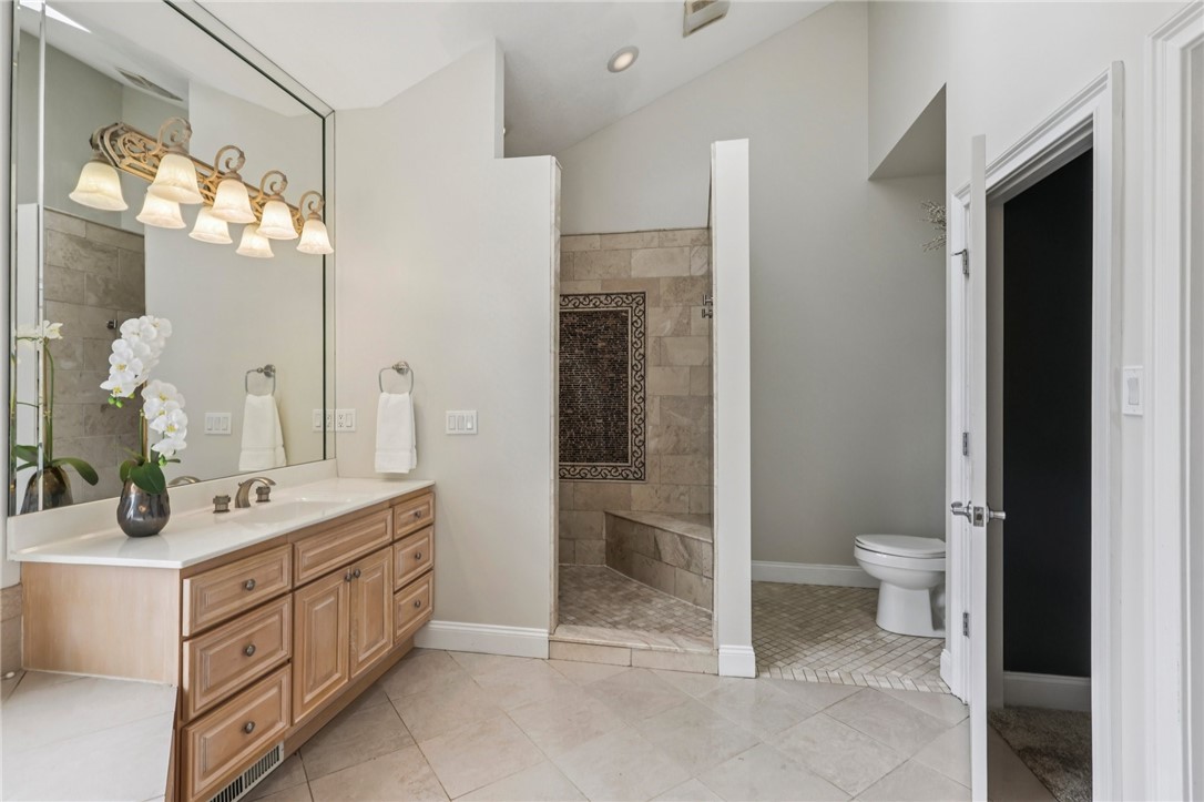 2100 Crestwood Drive