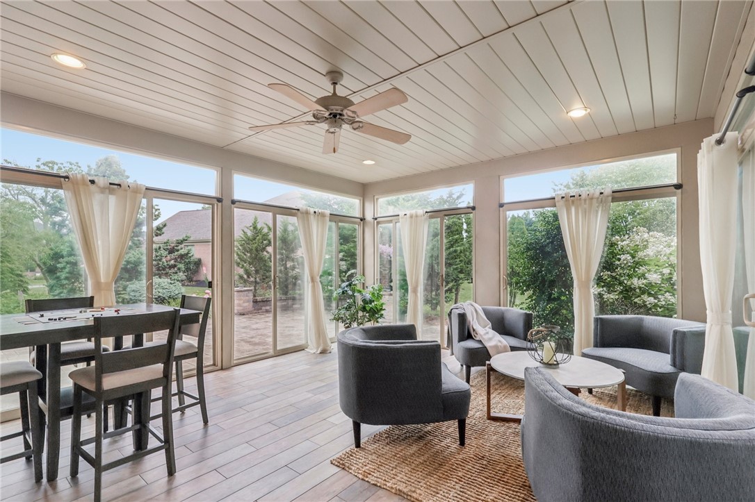 2100 Crestwood Drive