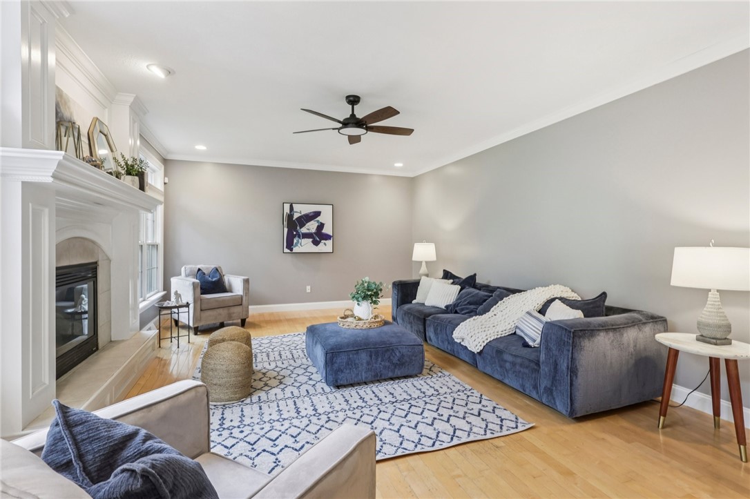 2100 Crestwood Drive