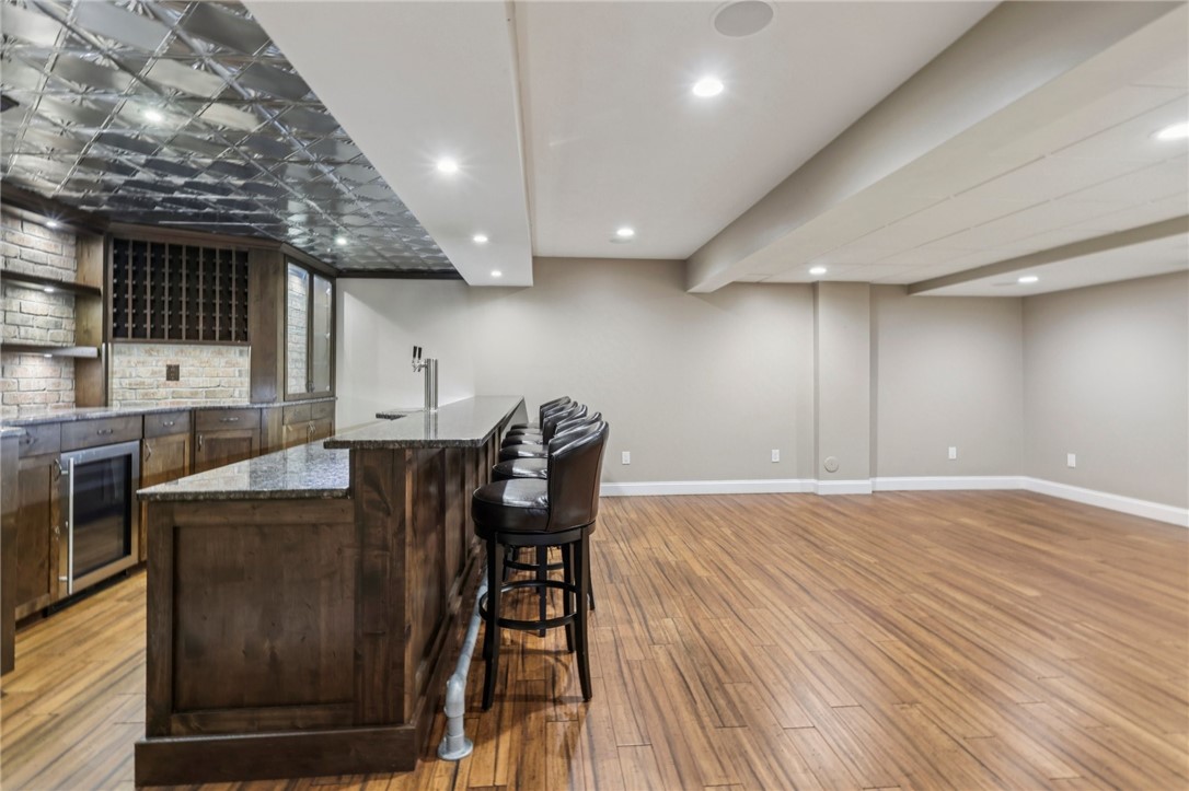 2100 Crestwood Drive