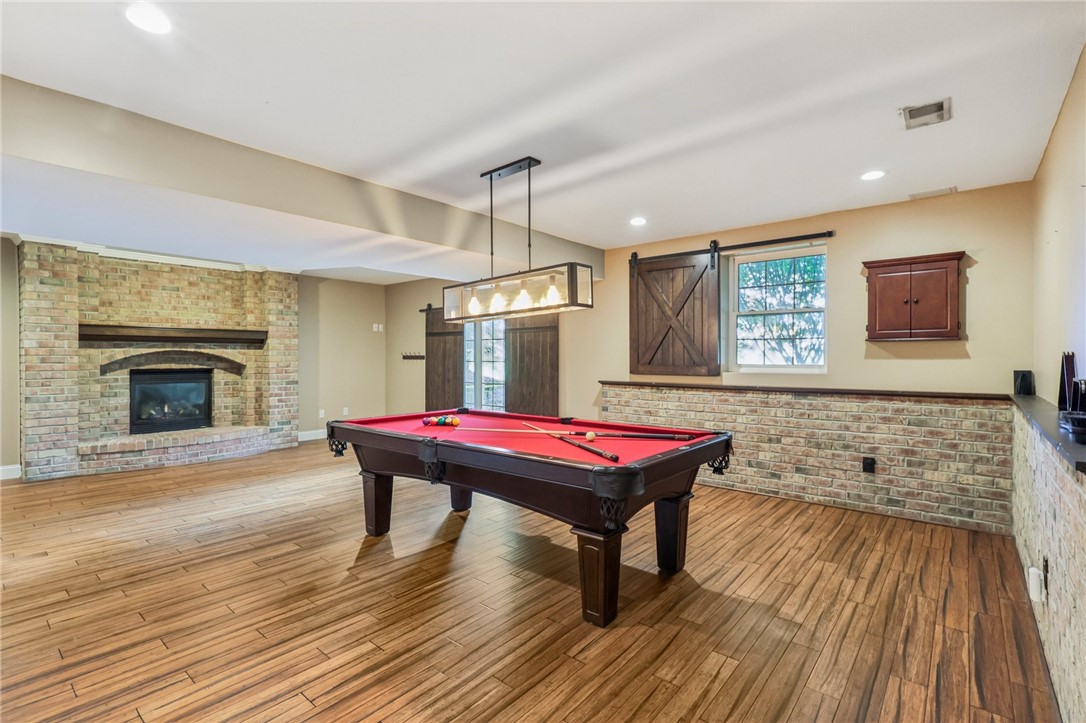 2100 Crestwood Drive