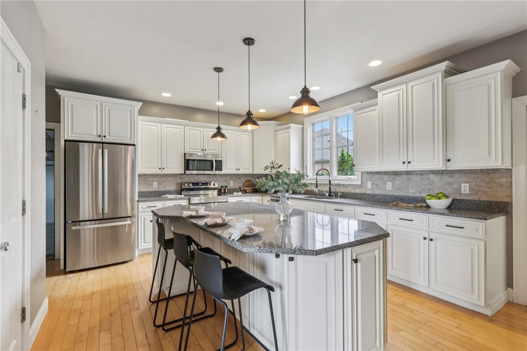 2100 Crestwood Drive