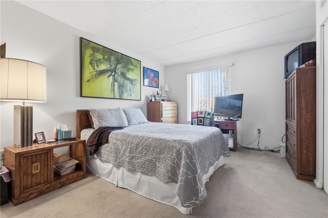 2160 Greentree Rd 801W