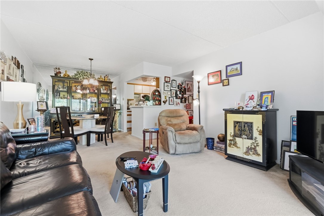 2160 Greentree Rd 801W