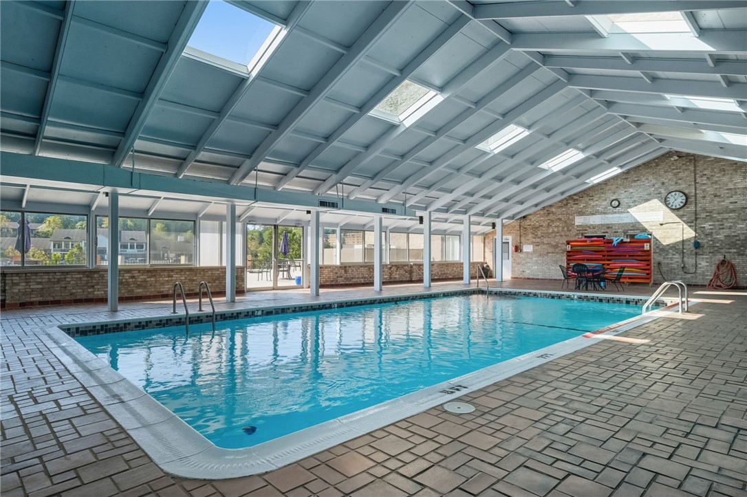 2160 Greentree Rd 801W