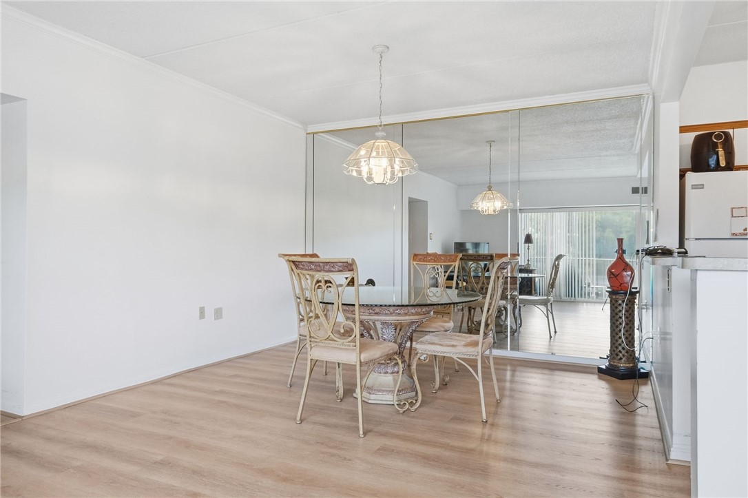 2120 Greentree Rd 703E