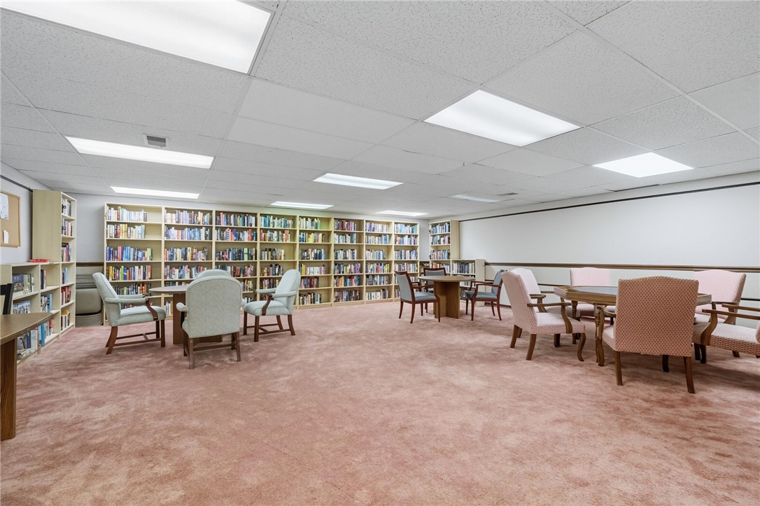 2120 Greentree Rd 703E