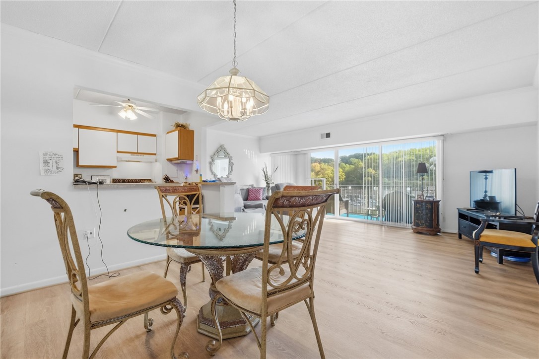 2120 Greentree Rd 703E