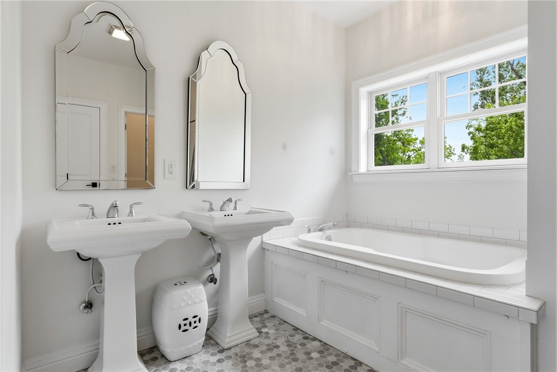 1110 Gromwell Lane