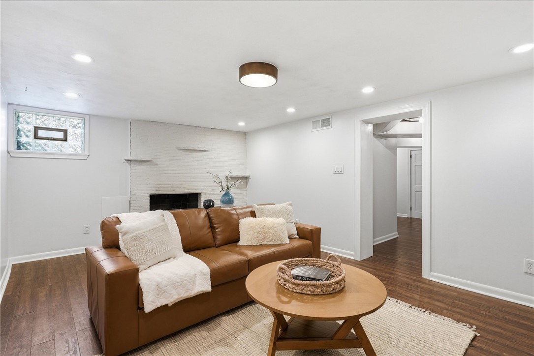 824 Foxland Drive