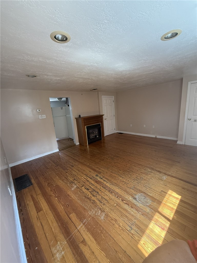 3221 Harcum Way