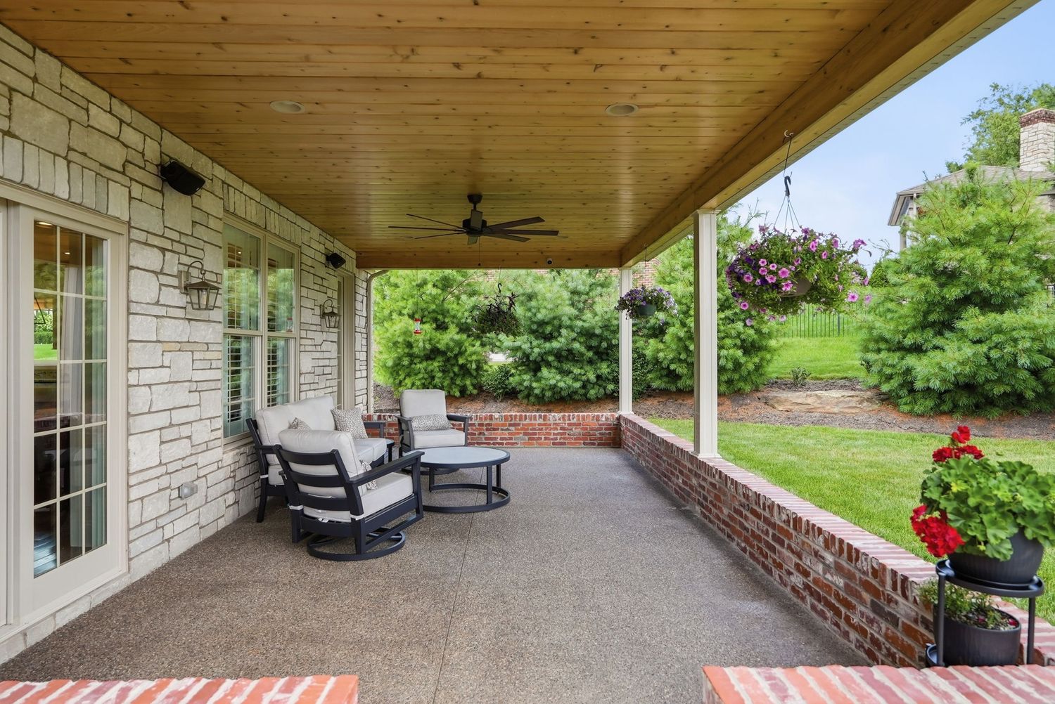 112 Hardwood DRIVE