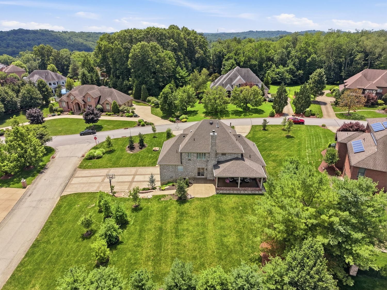112 Hardwood DRIVE