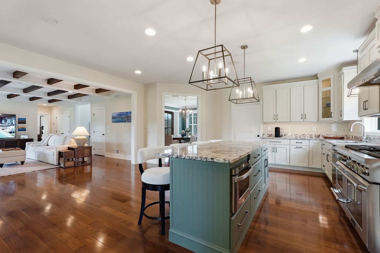 112 Hardwood DRIVE