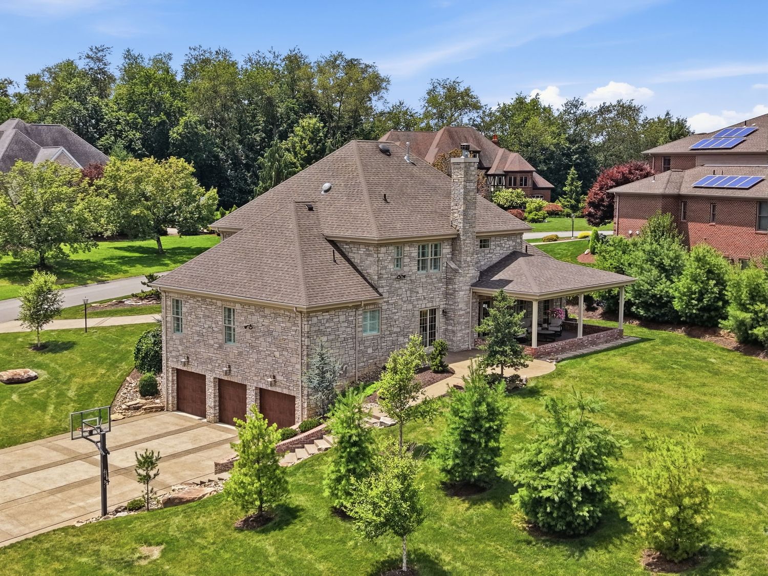 112 Hardwood DRIVE