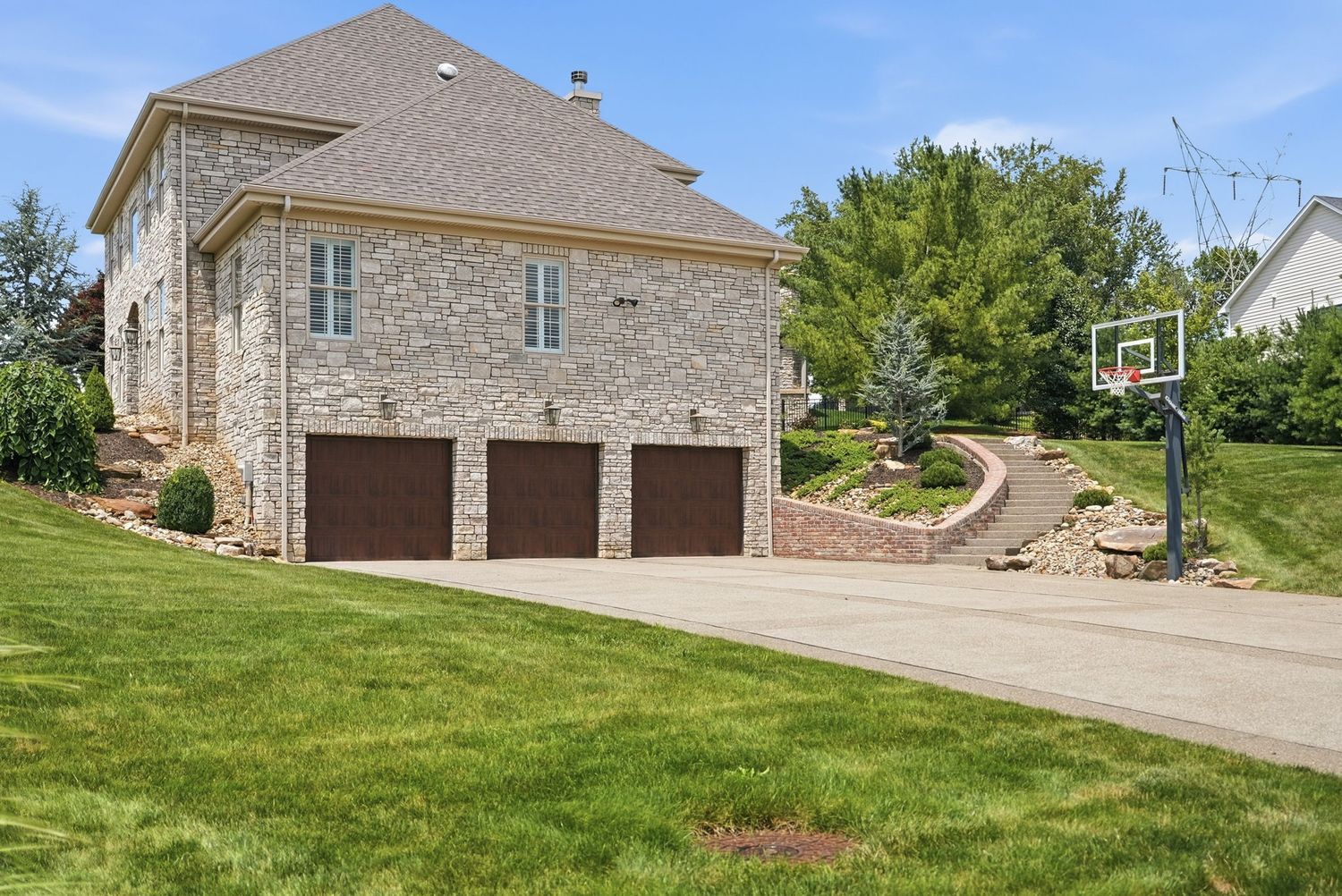 112 Hardwood DRIVE