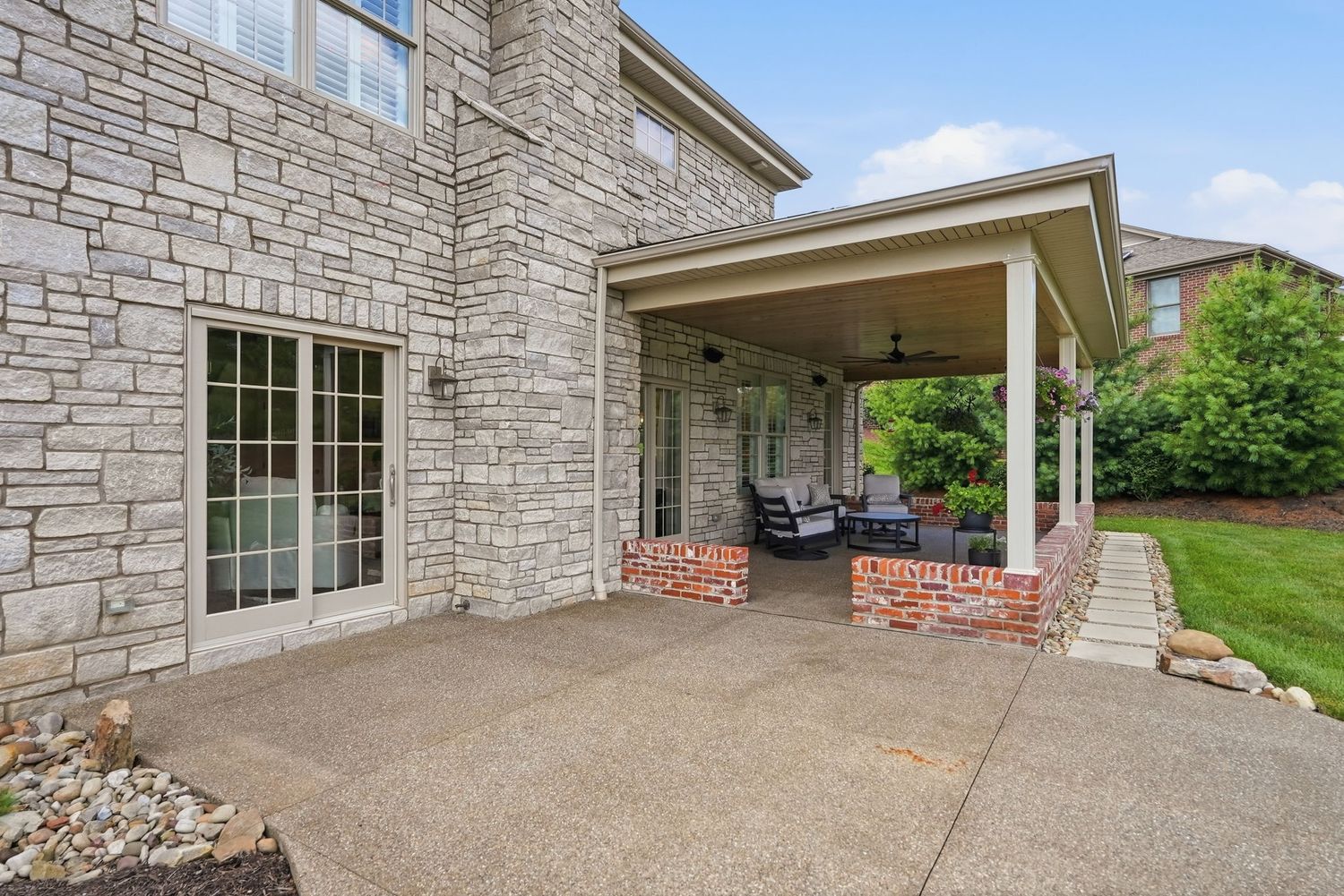 112 Hardwood DRIVE
