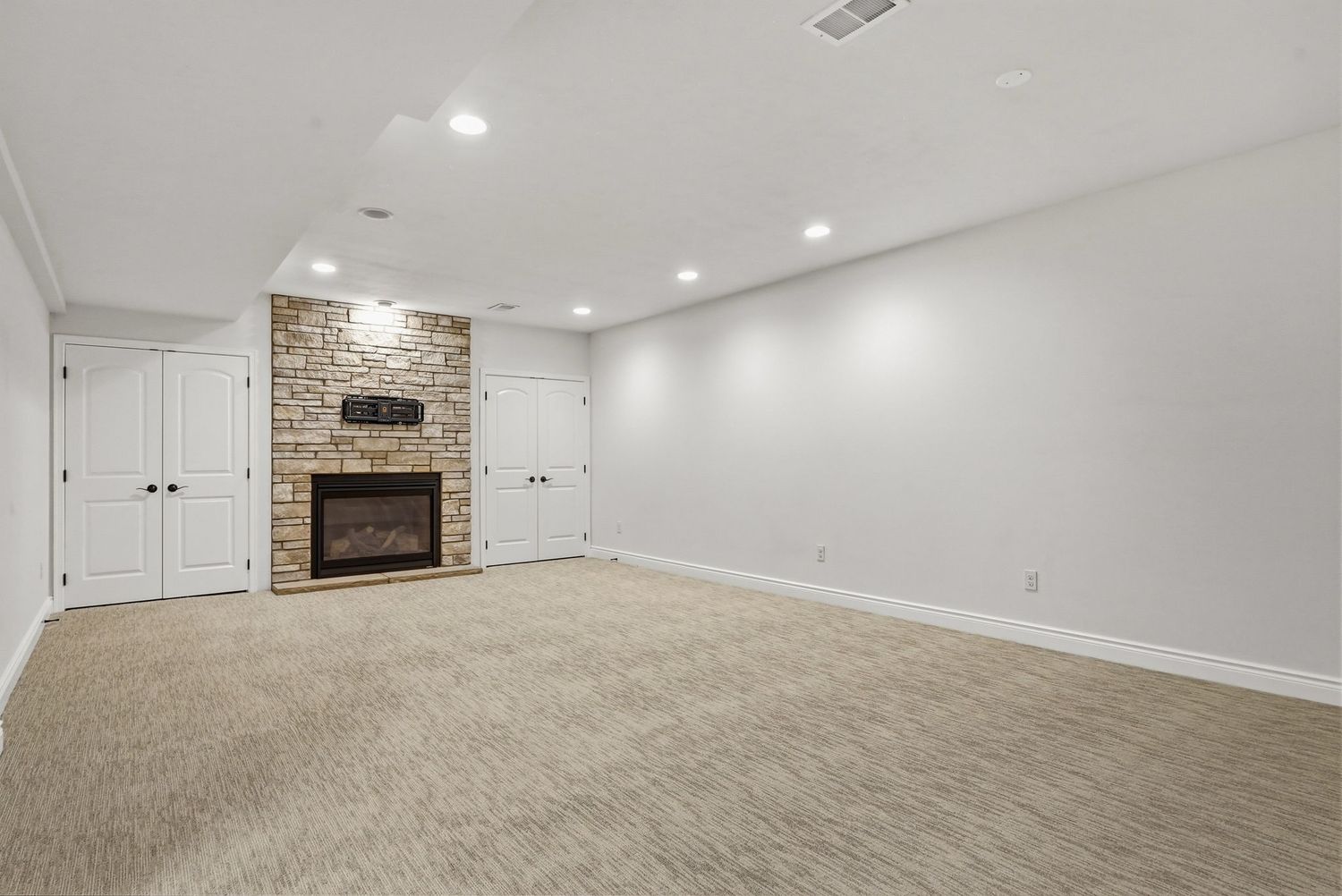 112 Hardwood DRIVE