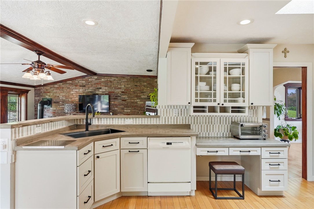 4618 Clubvue Drive