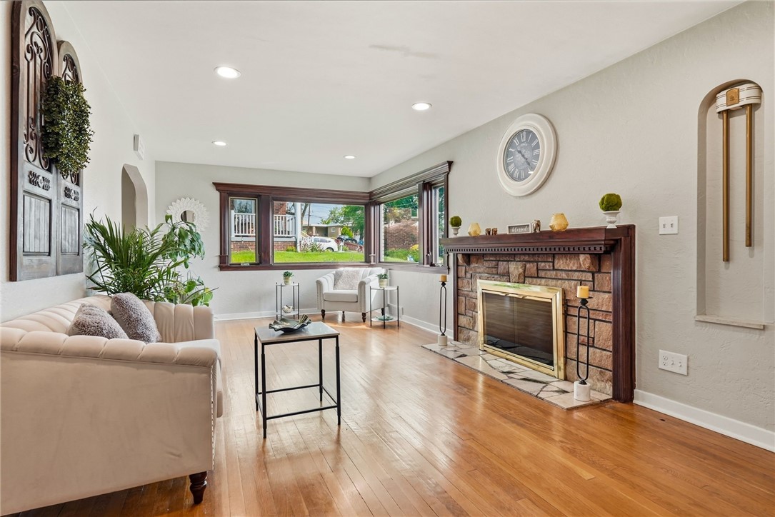 4618 Clubvue Drive