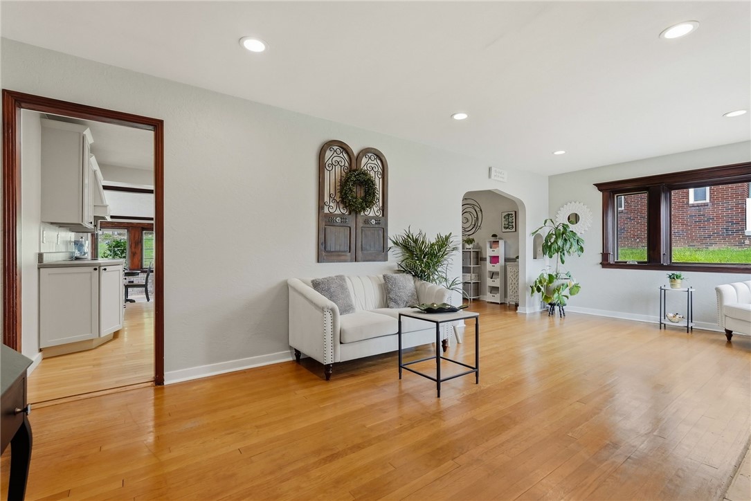 4618 Clubvue Drive