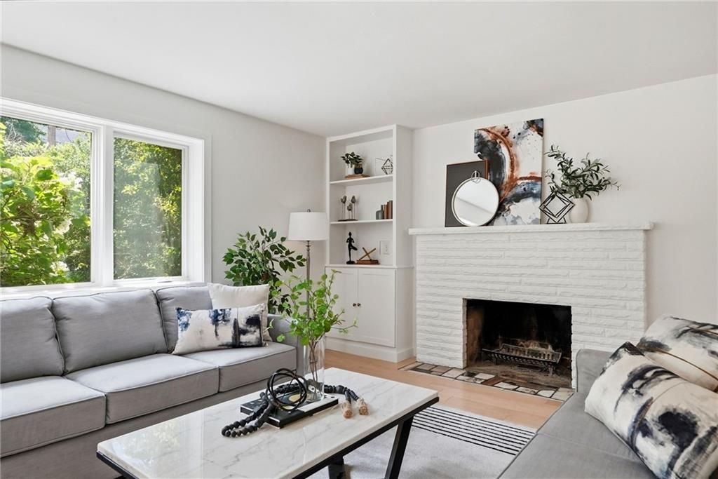 824 Foxland Drive