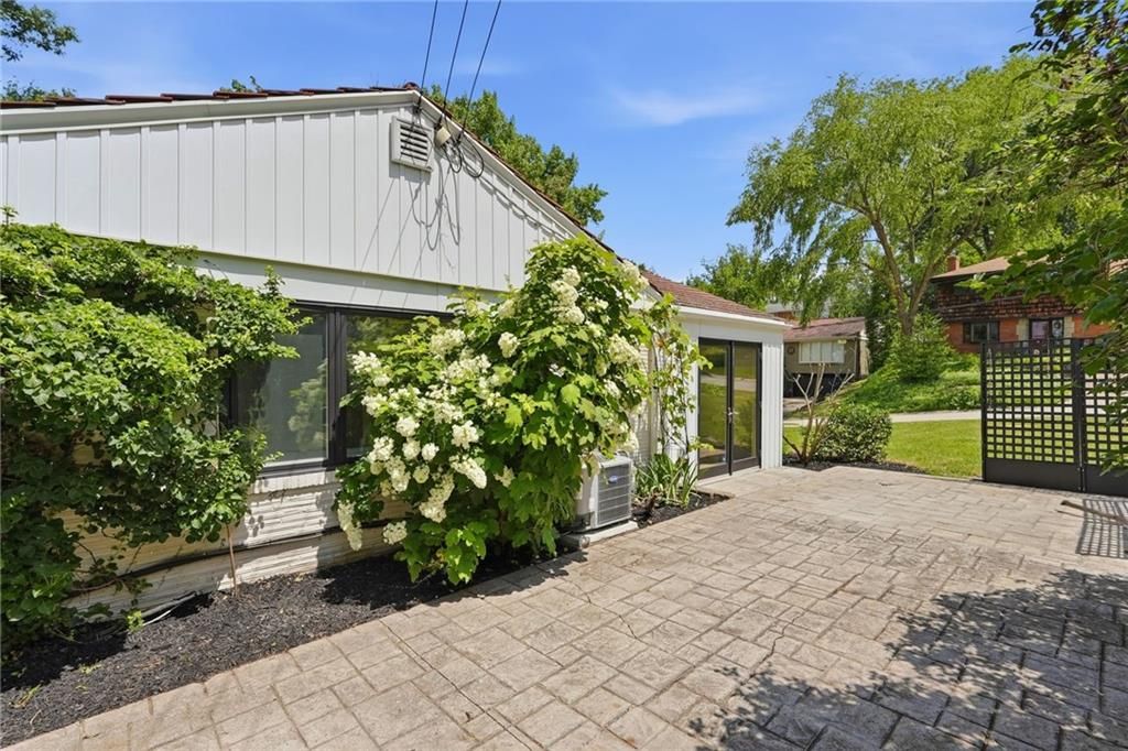 824 Foxland Drive