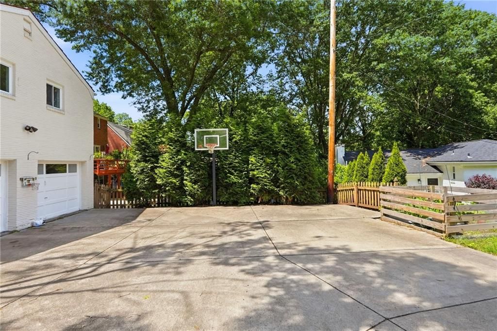 824 Foxland Drive