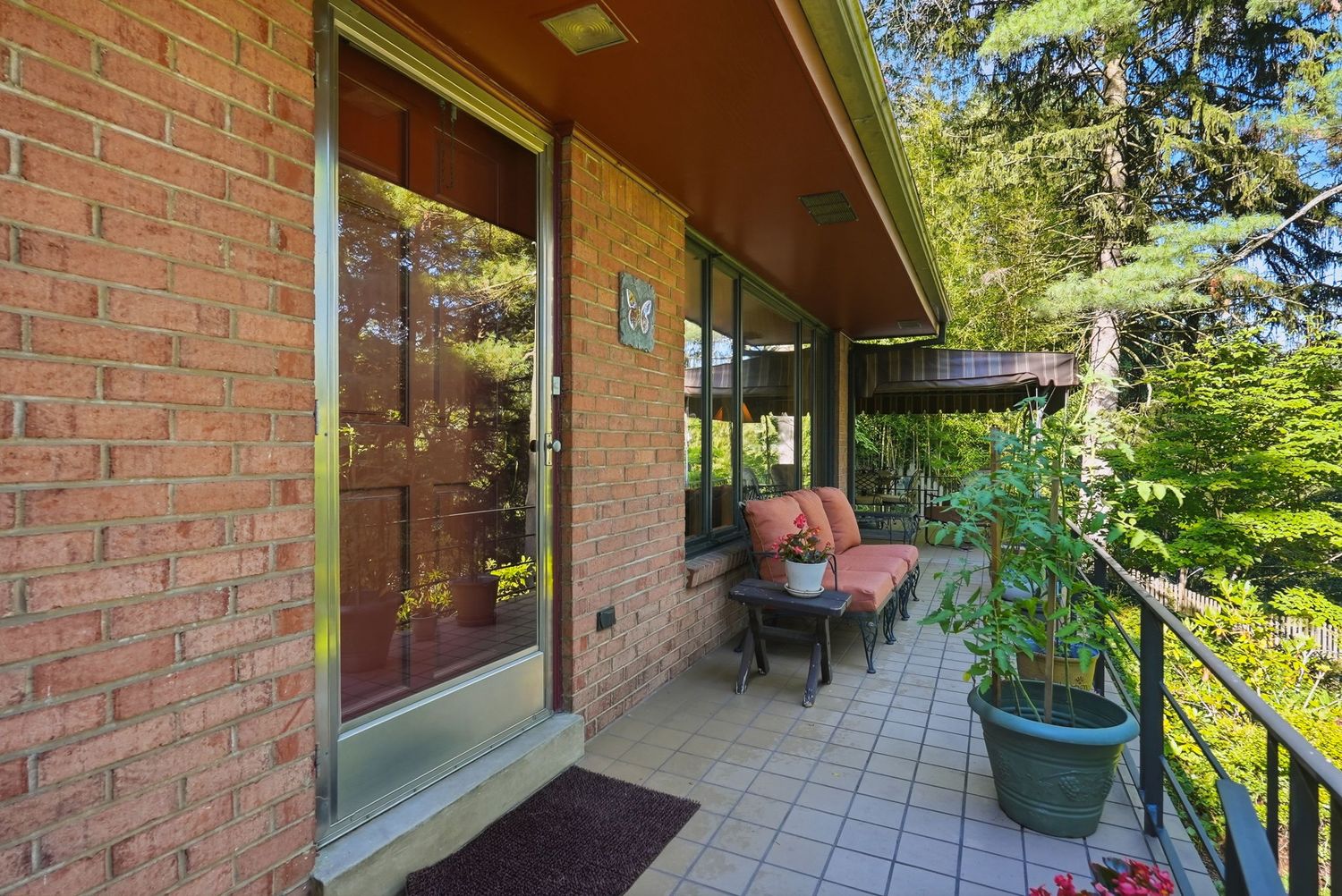 1067 Summer Place