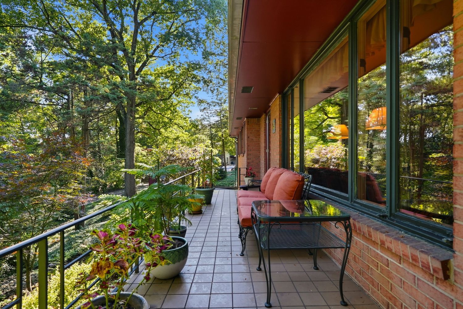 1067 Summer Place