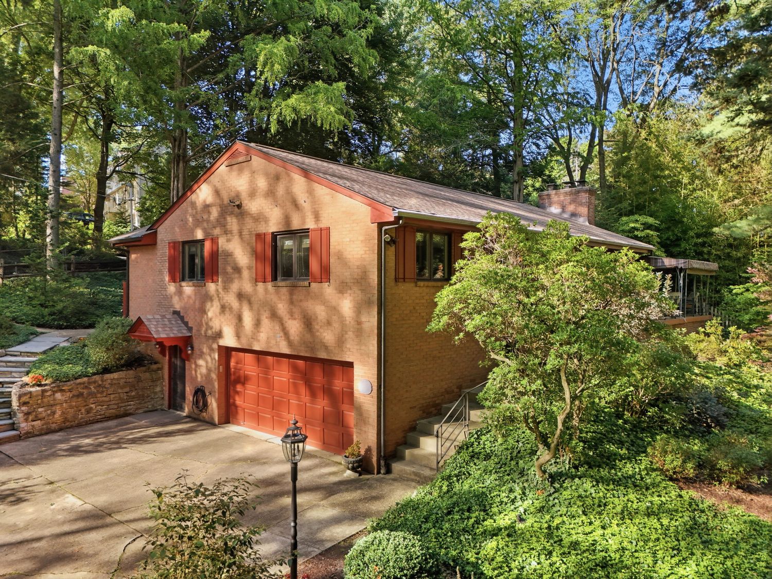 1067 Summer Place