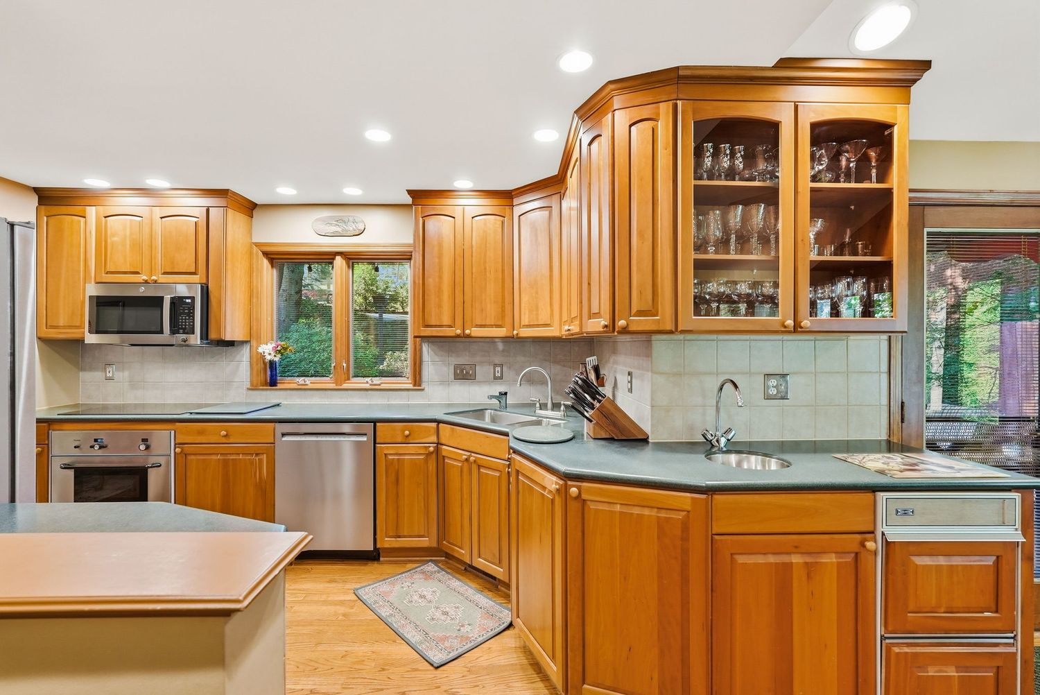 1067 Summer Place