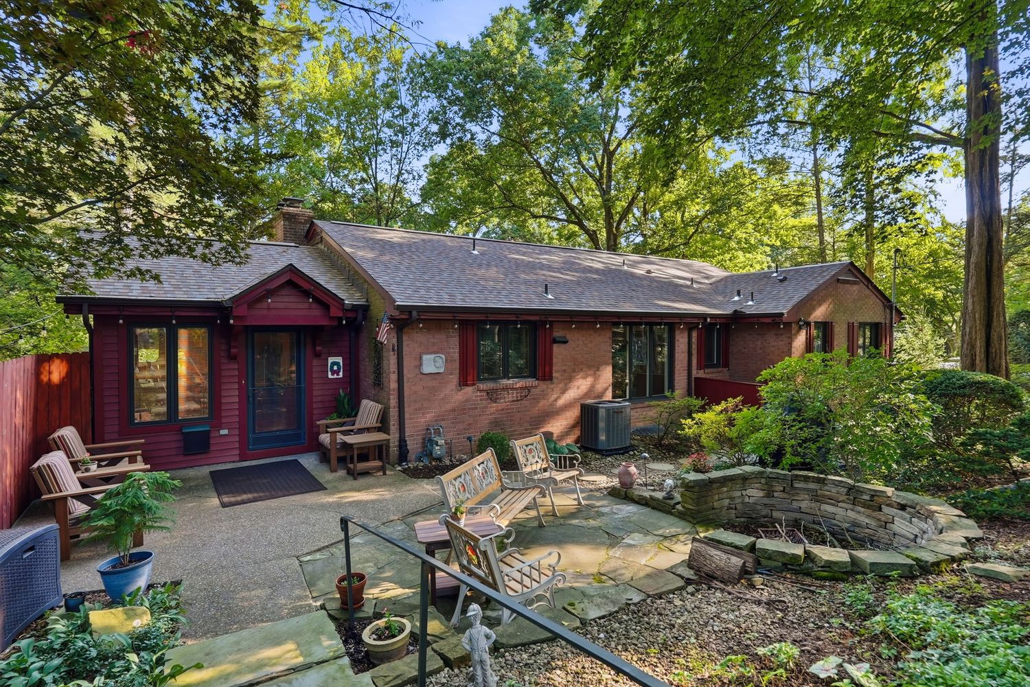 1067 Summer Place