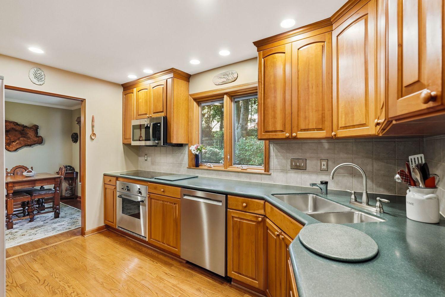 1067 Summer Place